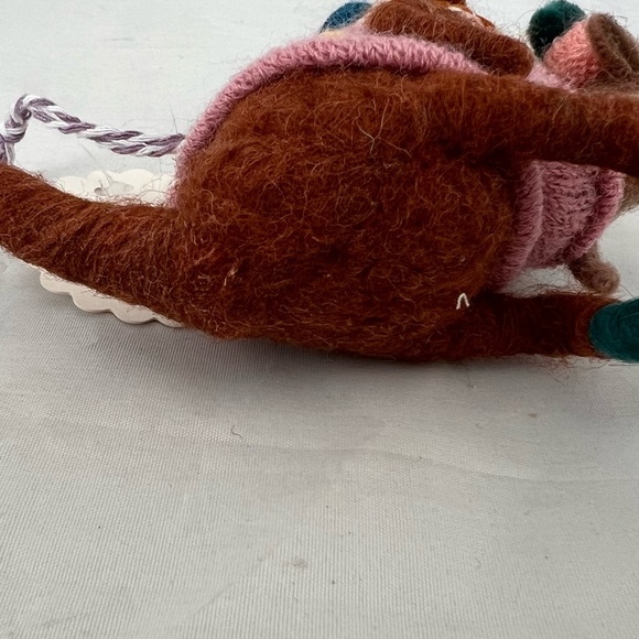 Anthropologie Wild Bundled Up Ornament Wool Kangaroo Mom And Baby In Pouch - Picture 8 of 9